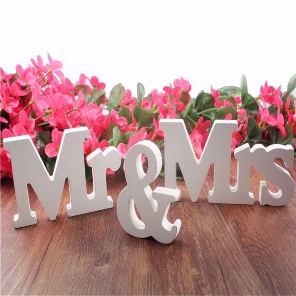 ! Mr & Mrs wood decor - Picture 2 of 5